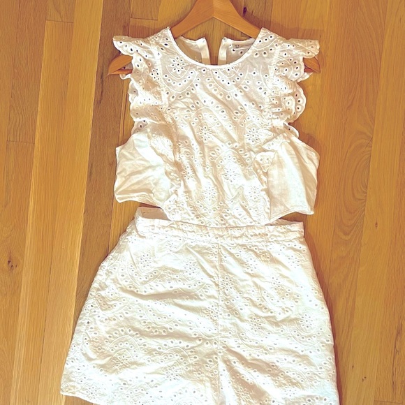 White Lace Romper - Picture 2 of 3